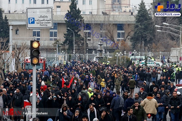عکس/ازدحام جمعیت در خیابان های منتهی به مصلی تهران