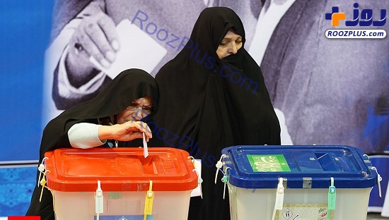 رای دادن دختر و نوه امام خمینی(ره) در حسینیه جماران/عکس