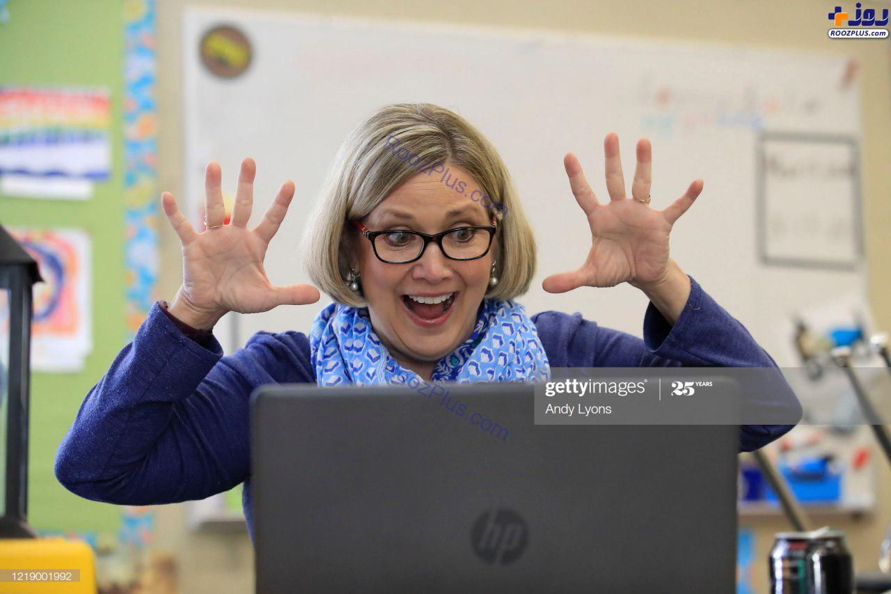 ابراز احساسات خانم معلم در هنگام تدریس آنلاین +عکس