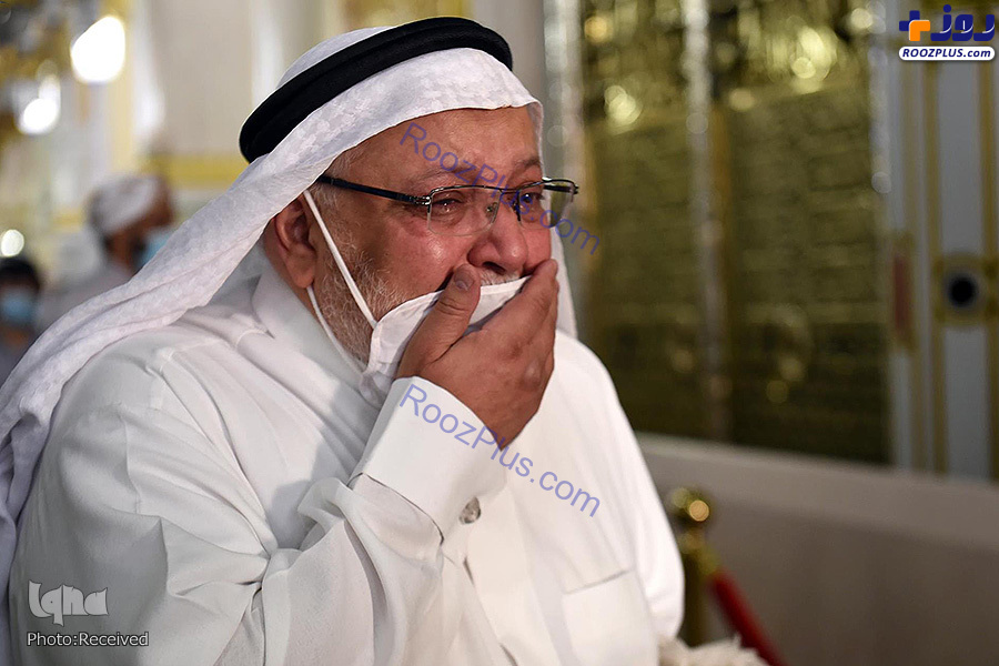 عکس/اشک های زائران هنگام گشوده شدن درب مسجد الحرام