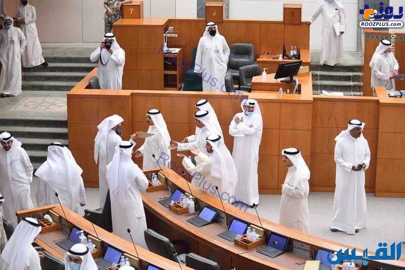 عکس/ لغو جلسه پارلمان کویت به‌ علت نشستن نمایندگان در جایگاه وزیران!