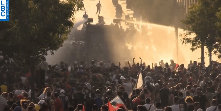 تظاهرات در بیروت؛ درگیری نیروهای امنیتی با معترضان