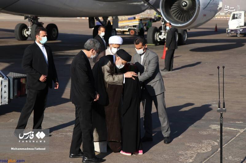 تصاویری از رئیس جمهور در فرودگاه فارس