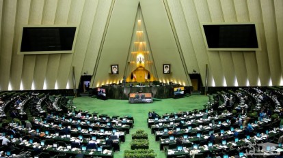 نتیجه‌ی جلسه‌ی وزیر صمت با فراکسیون انقلاب اسلامی/ اکثر‌ اعضای فراکسیون از توضیحان وزیر قانع شدند